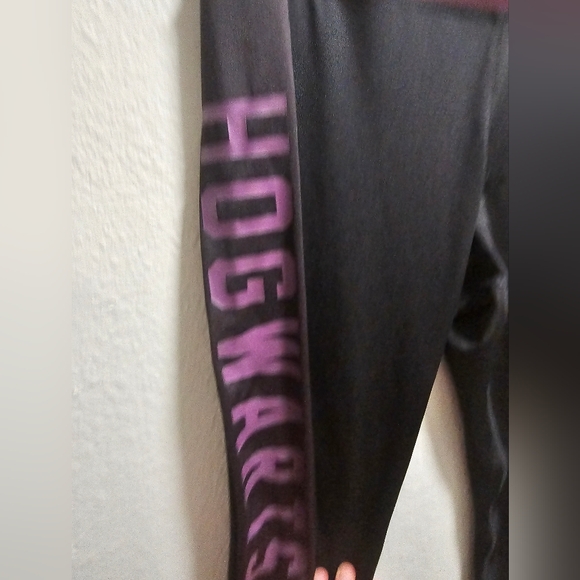 Harry Potter Black and Maroon Leggings - Picture 2 of 6